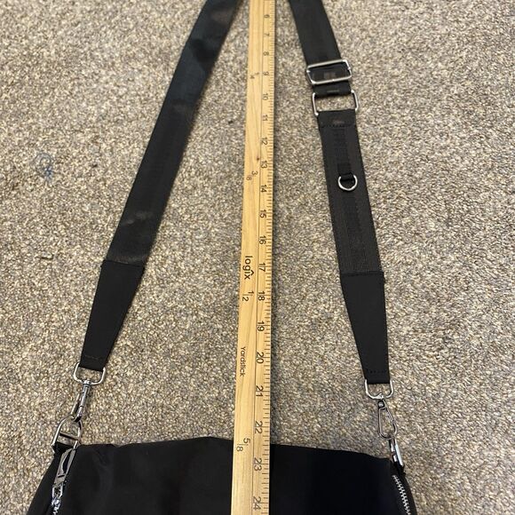 House Of Harlow 1960 Crossbody Bag Black Textile Pockets Lightweight Zipper - Picture 9 of 9